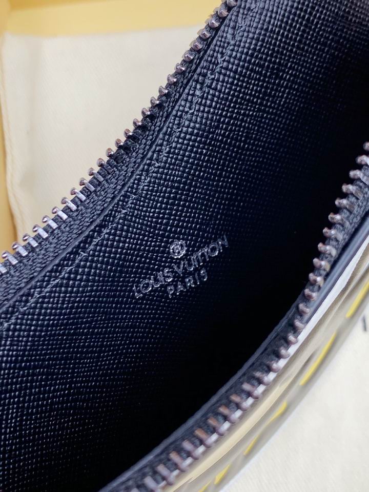 LV keyring  鸭子 (6)