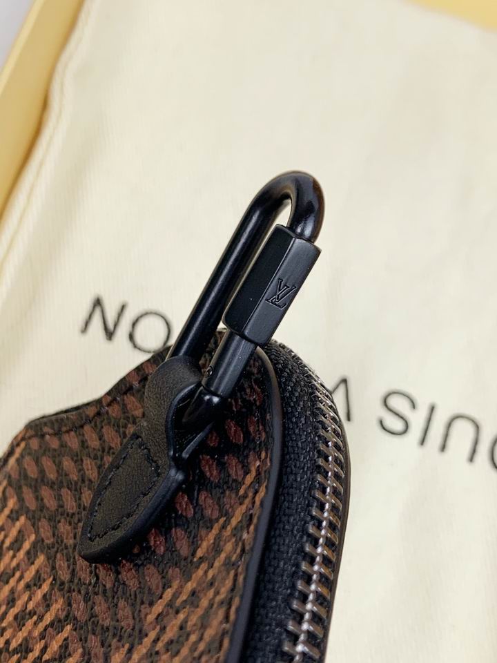 LV keyring  鸭子 (7)