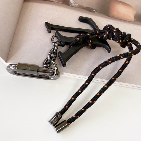 LV keyring 04lyh338 (9)