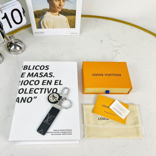 LV keyring 04lyh347 (11)