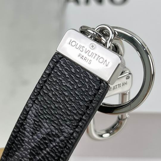 LV keyring 04lyh347 (16)