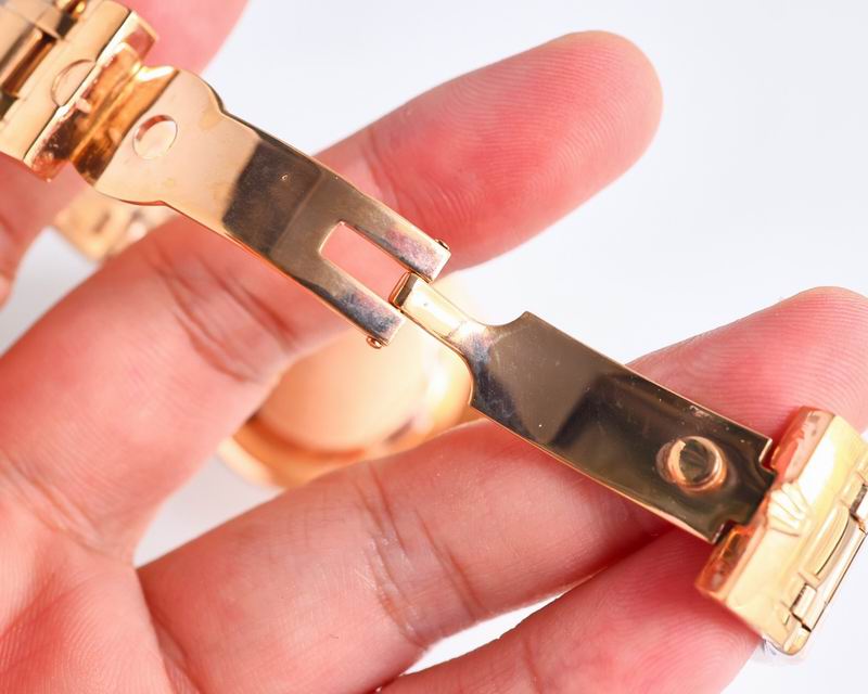 Rolex 40mm 09-day date (2)