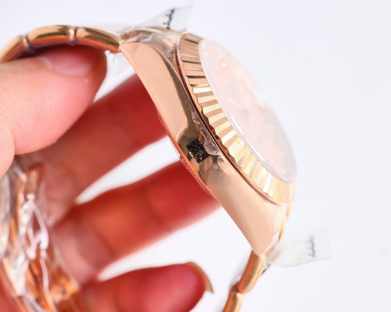 Rolex 40mm 09-day date (4)