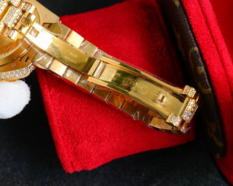 Rolex 42mm 06-Date Just (2)