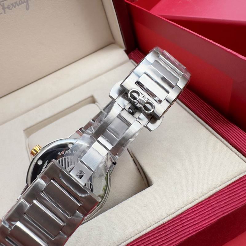 Ferragamo 43mm 24 (66)