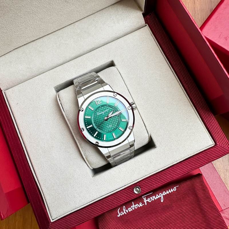 Ferragamo 43mm 24 (80)