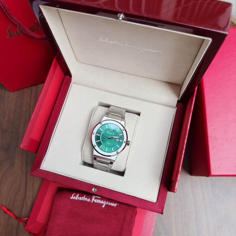 Ferragamo 43mm 24 (81)