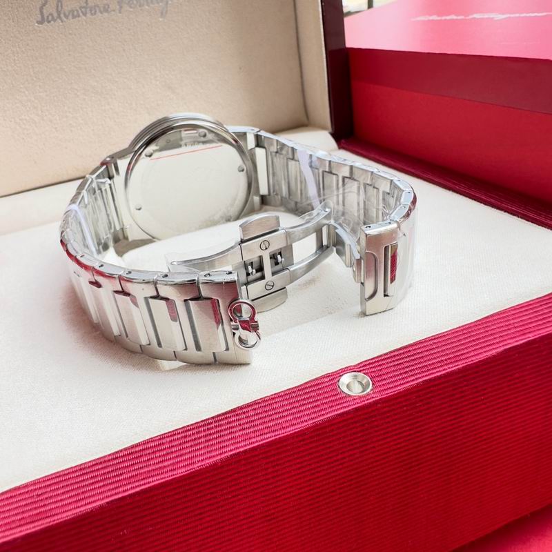 Ferragamo 43mm 24 (83)