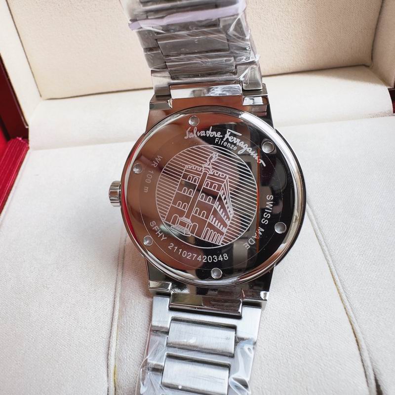 Ferragamo 43mm 24 (85)