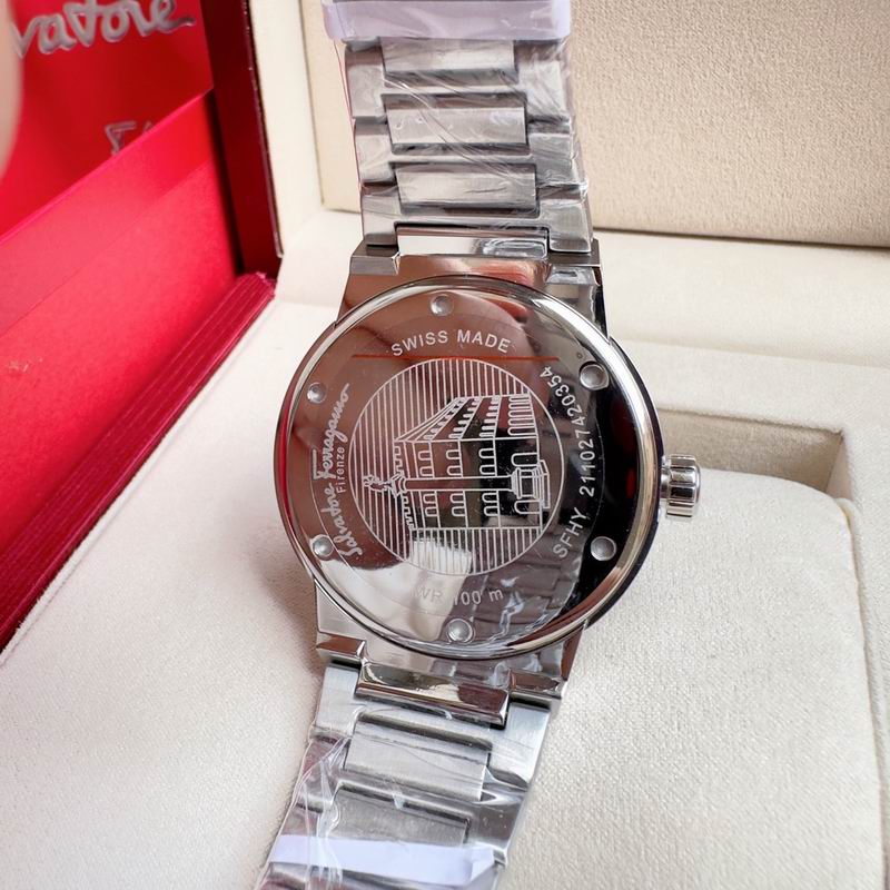 Ferragamo 43mm 24 (92)