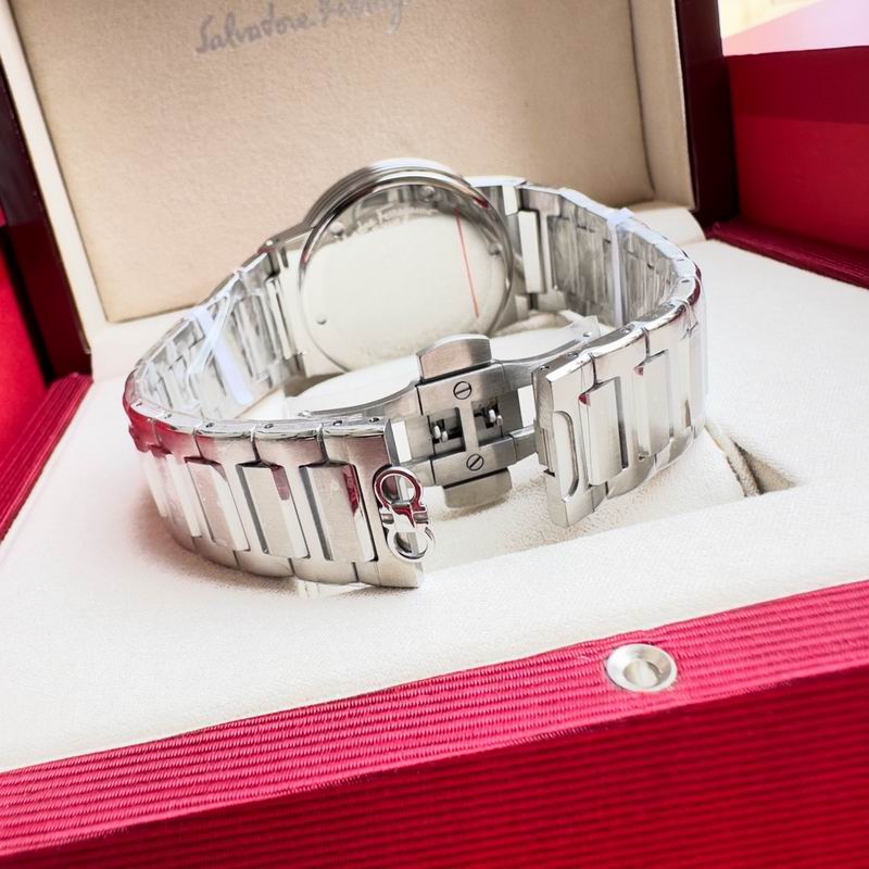 Ferragamo 43mm 24 (93)
