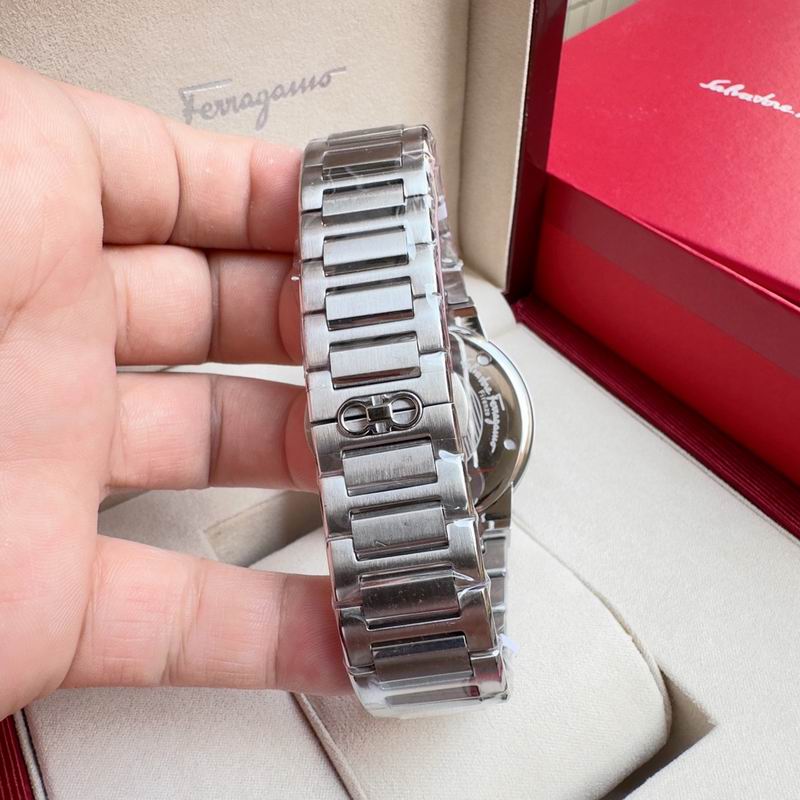 Ferragamo 43mm 24 (94)