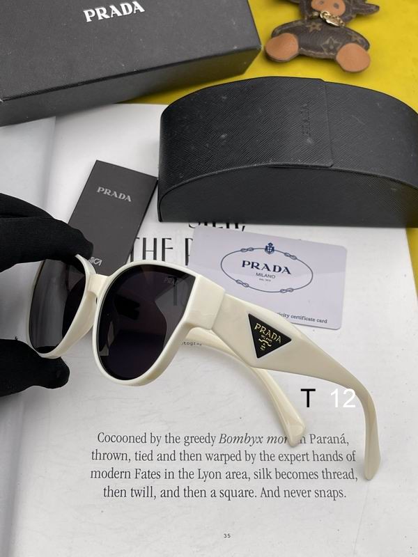 Prada P8220 J04