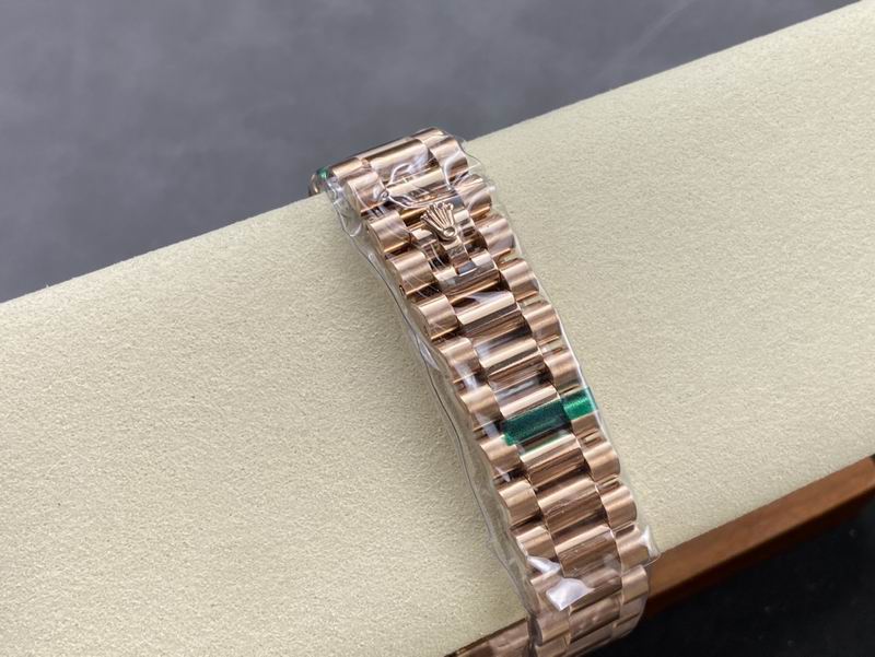 Rolex 40mm 16-Day date (1)