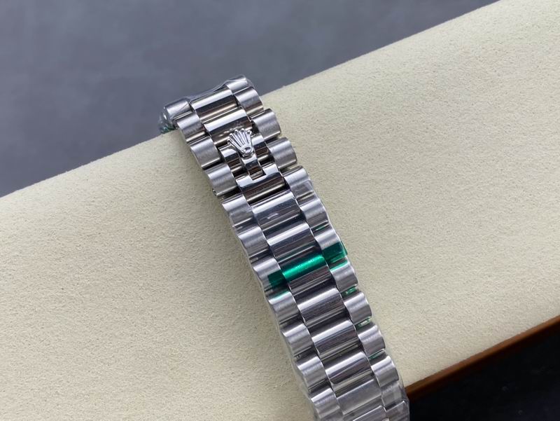 Rolex 40mm 16-Day date (10)