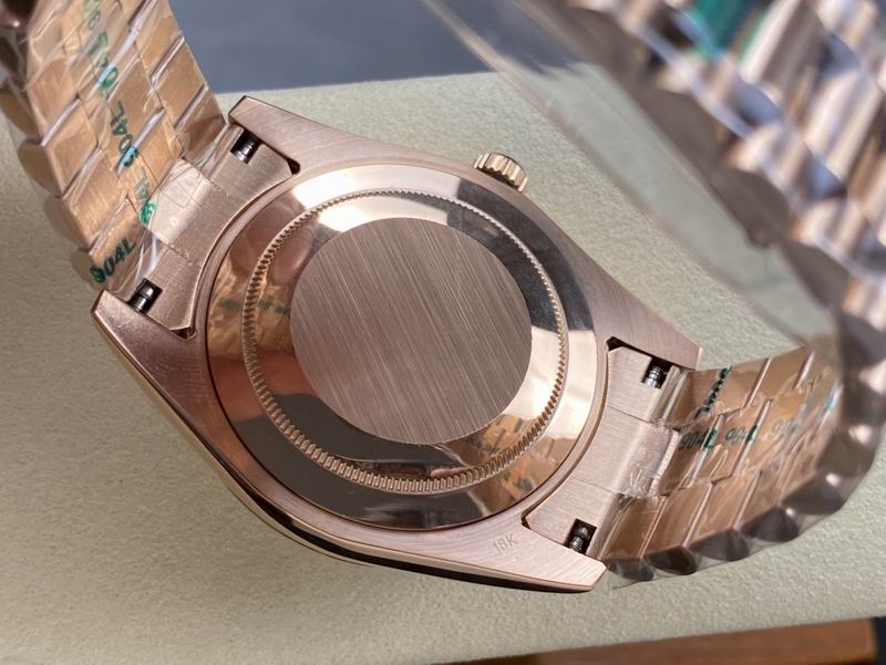 Rolex 40mm 16-Day date (2)