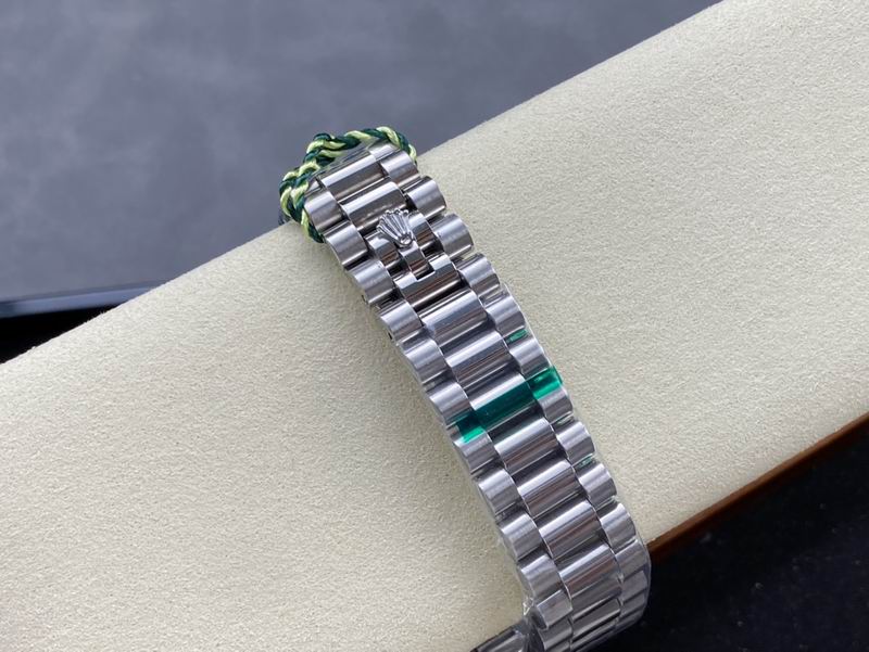 Rolex 40mm 17-day date (1)