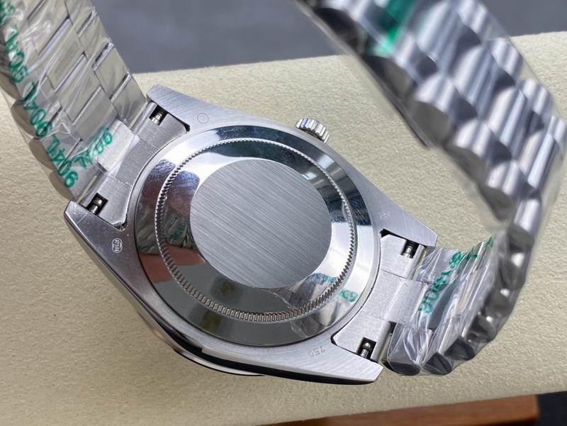 Rolex 40mm 17-day date (2)