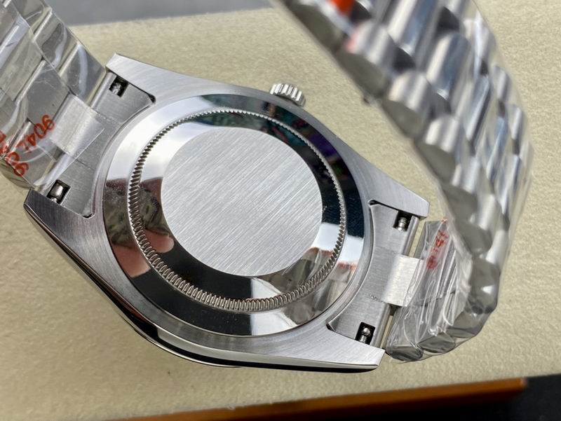 Rolex 40mm 32-Day Date (5)