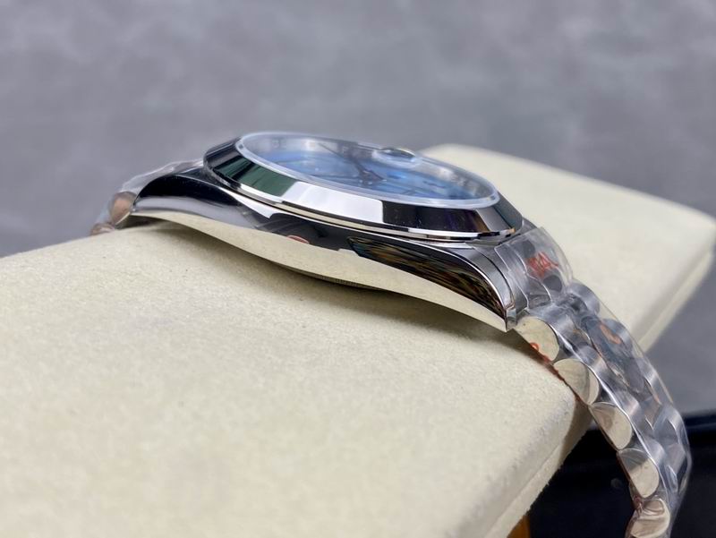 Rolex 40mm 32-Day Date (6)