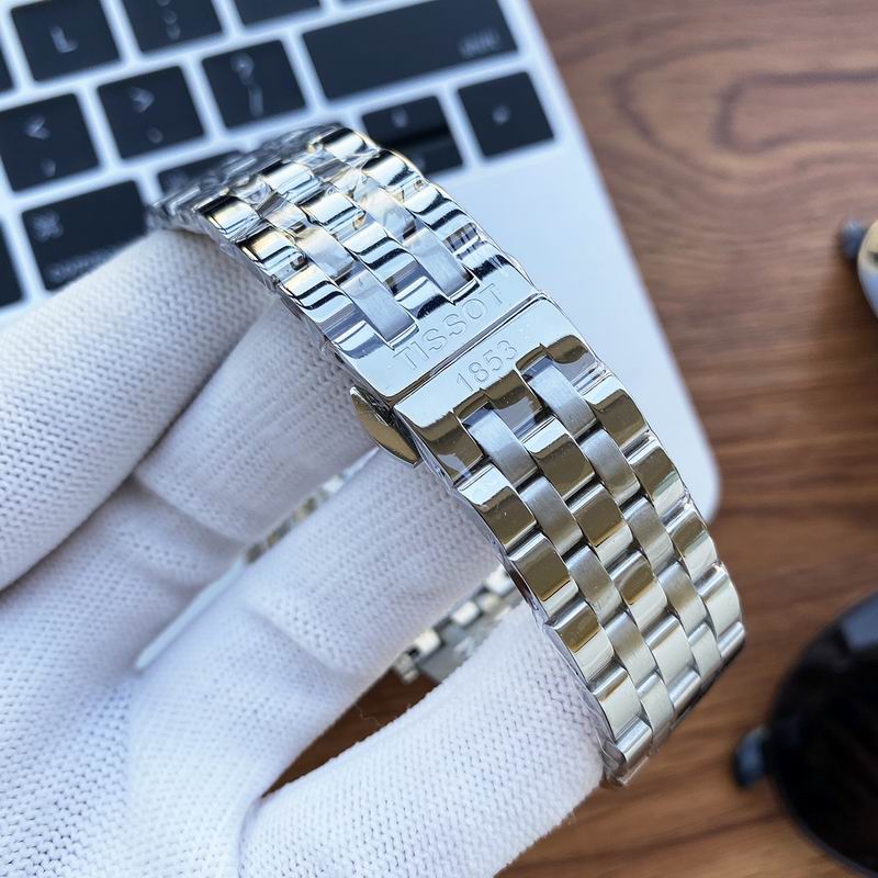 Tissot 40mm 32mm 06 (1)