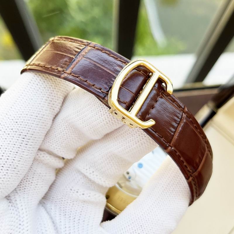 Cartier 44mm 124 (1)