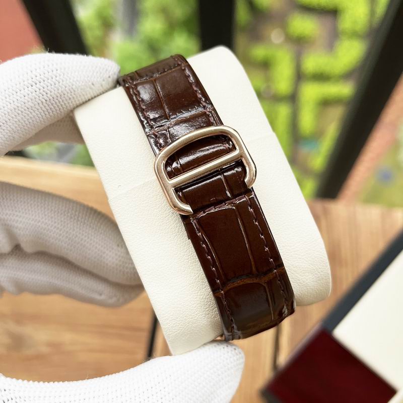 Cartier 44mm 143 (1)