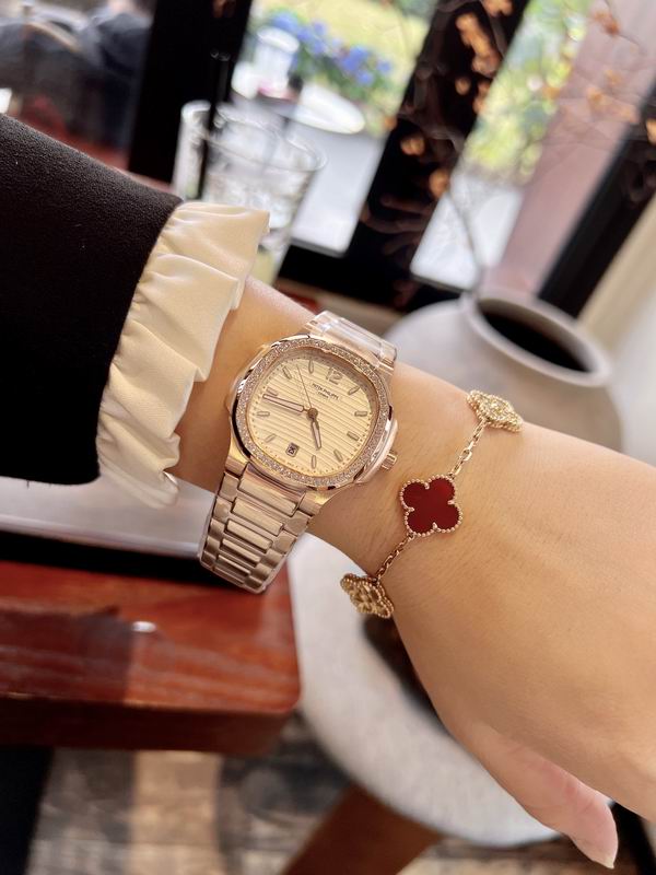 Patek Philippe 35mm 43 (1)