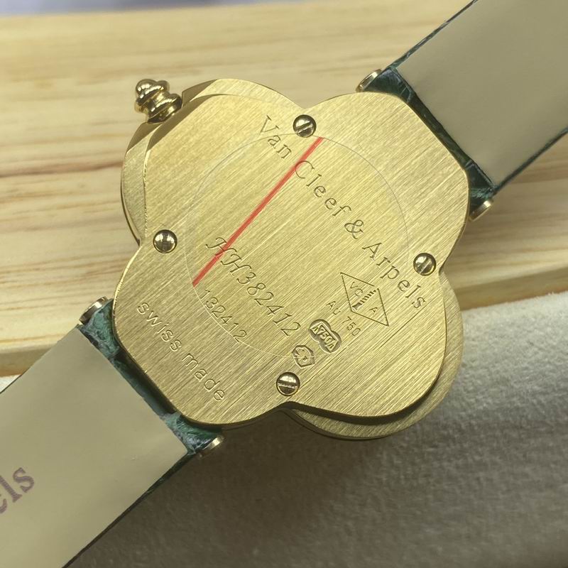 Van Cleef & Arpels 13 (1)