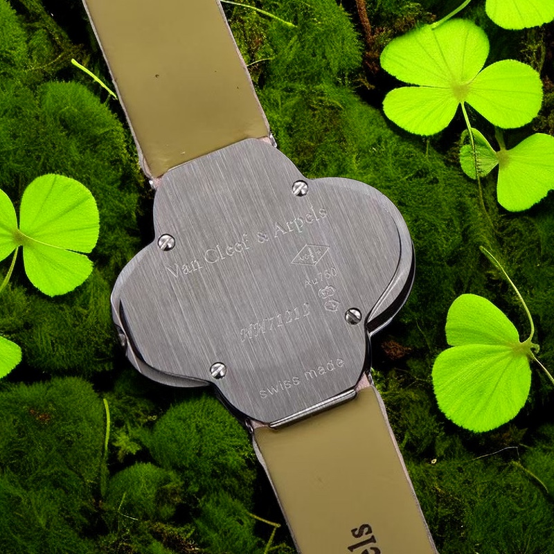 Van Cleef & Arpels 27mm 16 (21)