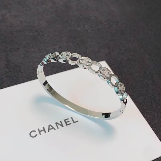 Chanel bracelet 11lyh130 (2)