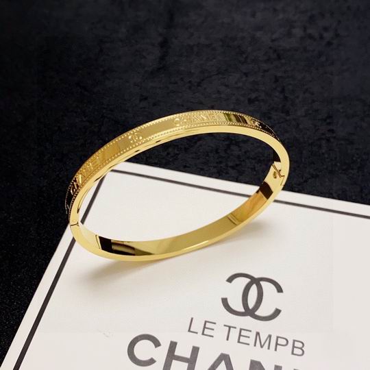 Chanel bracelet 11lyh151 (3)