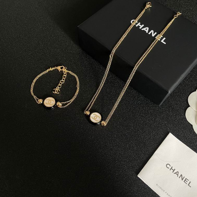 Chanel bracelet 11lyh80 (1)