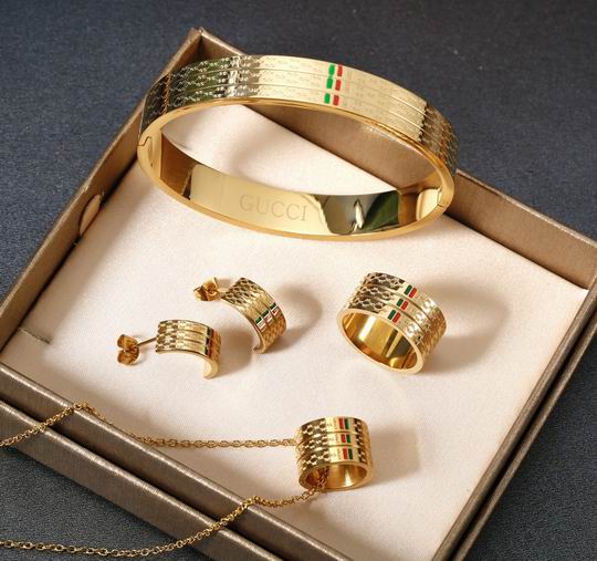 Gucci Suits 11lyh22 (1)