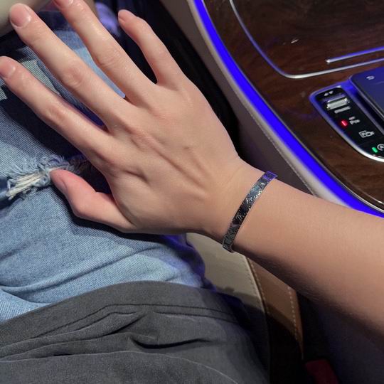 LV Bracelet 11lyh643 (3)