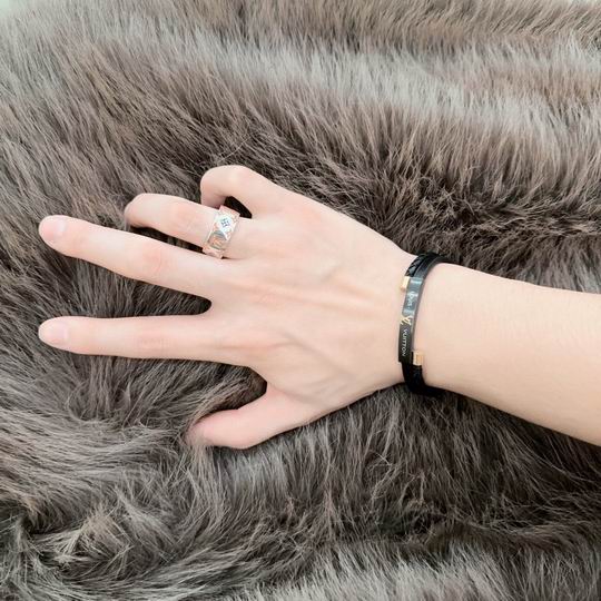 LV Bracelet 11lyh679 (4)