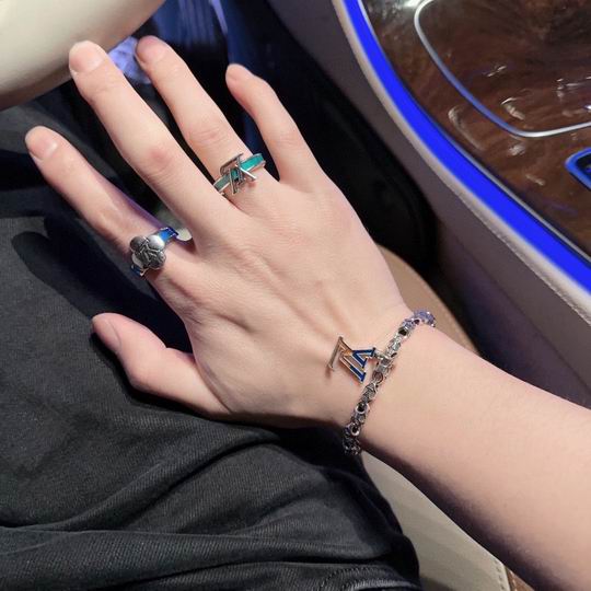 LV Bracelet 11lyh692 (4)
