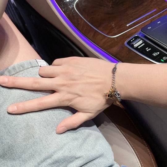 LV Bracelet 11lyh737 (4)