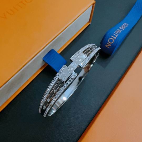 LV Bracelet 11lyh741 (4)