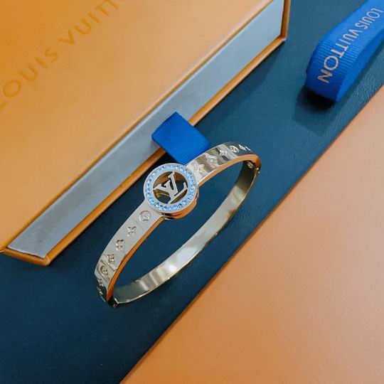 LV Bracelet 11lyh742 (1)