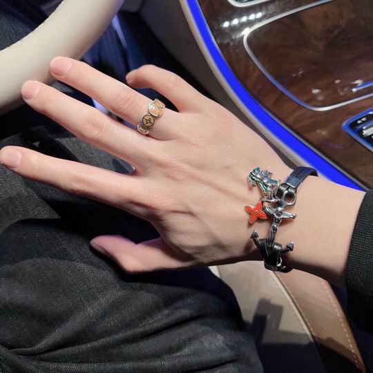 LV Bracelet 11lyh751  (3)