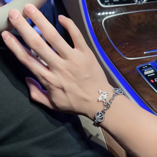 LV Bracelet 11lyh760 (3)