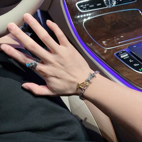 LV Bracelet 11lyh763 (4)
