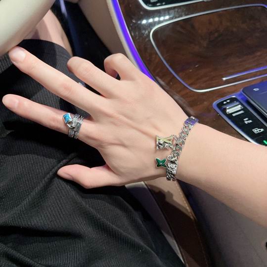 LV Bracelet 11lyh773 (4)