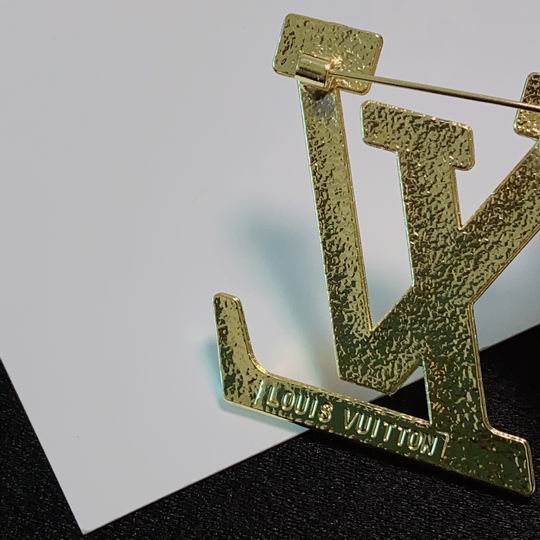 LV Brooch 11lyh09 (3)
