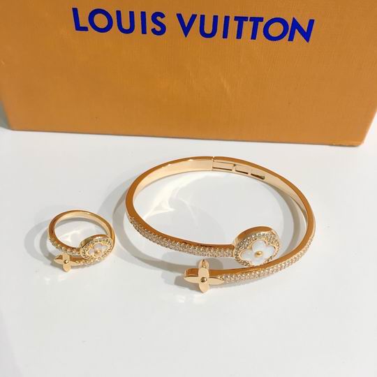 LV Suits 11lyh116 (2)