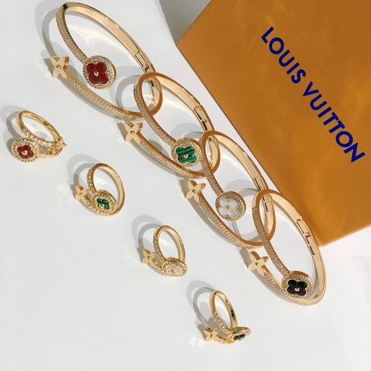 LV Suits 11lyh116 (4)