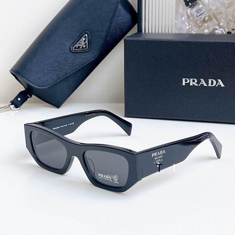 Prada PRA01S 53 20-145 a01