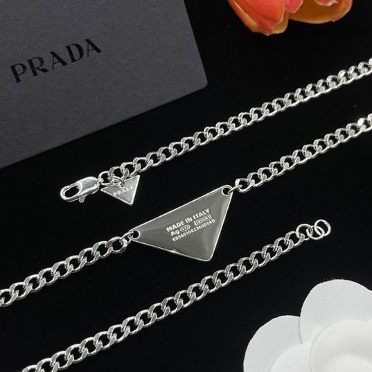 Prada necklace 10lyh37 (2)