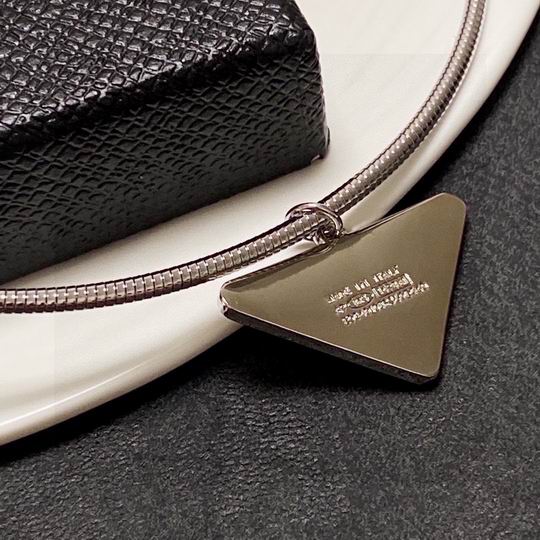 Prada necklace 11lyh38 (4)